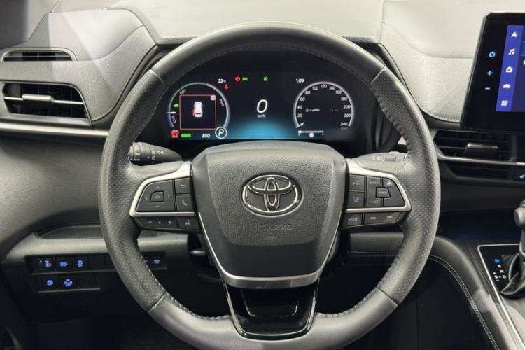 Used Toyota SIENNA 2021 2.5L Hybrid Ultimate Edition Steering Wheel