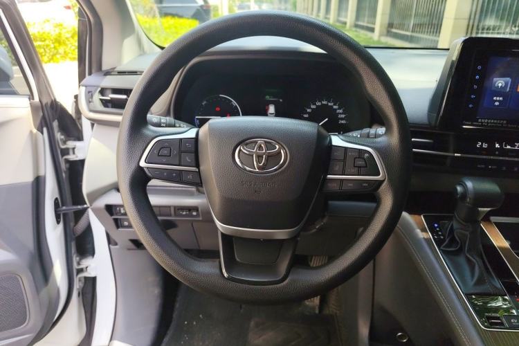 Used Toyota SIENNA 2021 2.5L Hybrid Comfort Edition Steering Wheel