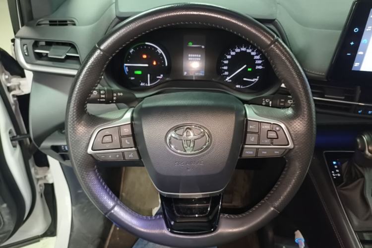 Used Toyota SIENNA 2021 2.5L Hybrid Premium Edition Steering Wheel