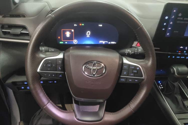 Used Toyota SIENNA 2021 2.5L Hybrid Platinum Edition Steering Wheel