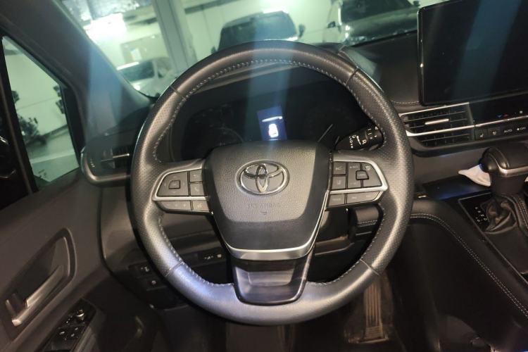 Used Toyota SIENNA 2021 2.5L Hybrid Premium Edition Steering Wheel