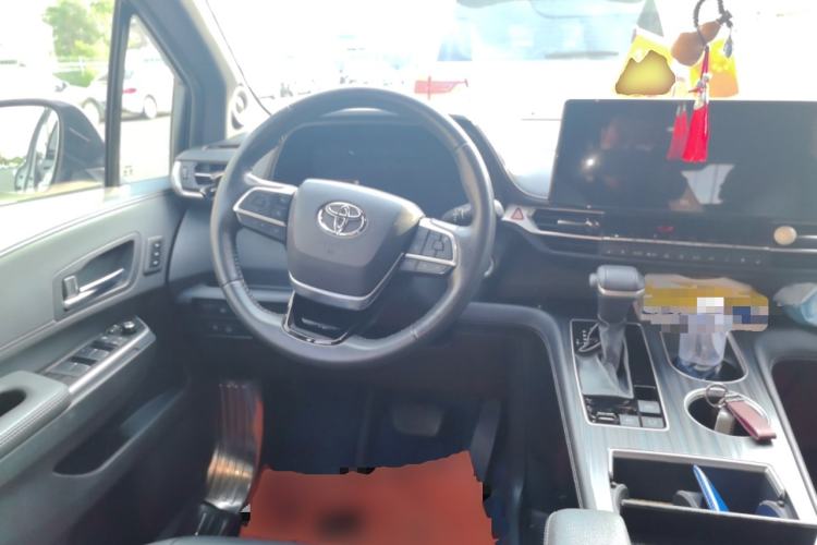 Used Toyota SIENNA 2021 2.5L Hybrid Platinum Edition Steering Wheel