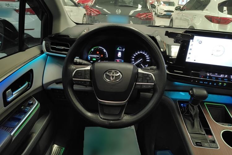 Used Toyota SIENNA 2021 2.5L Hybrid Premium Edition Steering Wheel