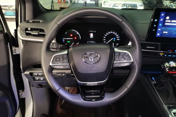 Used Toyota SIENNA 2021 2.5L Hybrid Premium Edition Steering Wheel