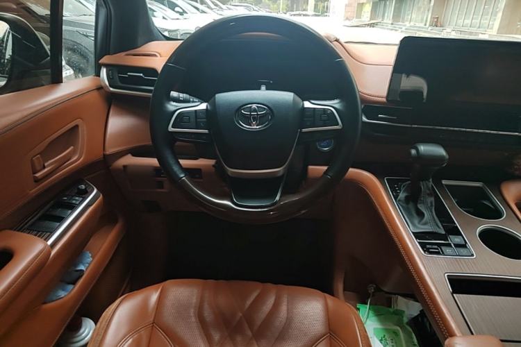Used Toyota SIENNA 2021 2.5L Hybrid Comfort Edition Steering Wheel