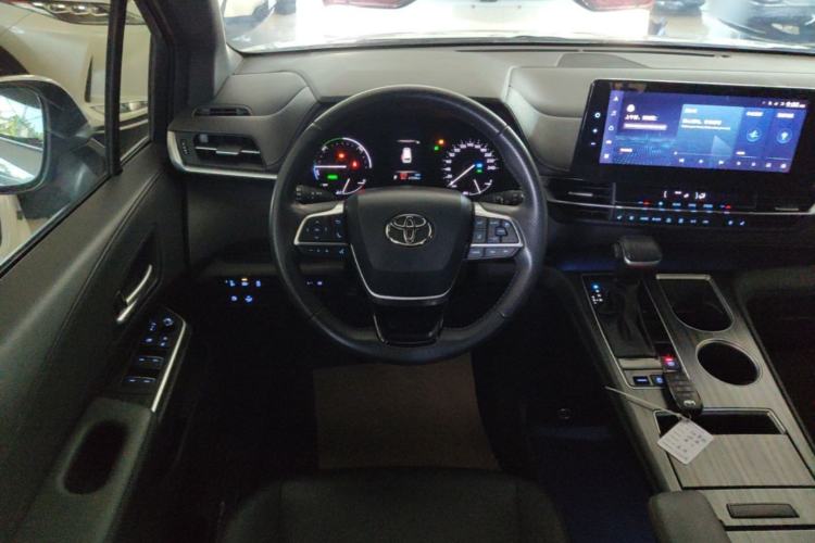 Used Toyota SIENNA 2021 2.5L Hybrid Premium Edition Steering Wheel