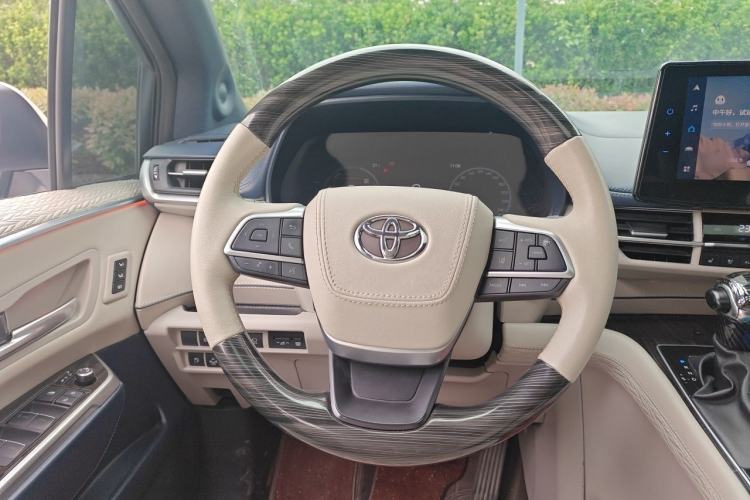 Used Toyota SIENNA 2021 2.5L Hybrid Platinum Edition Steering Wheel