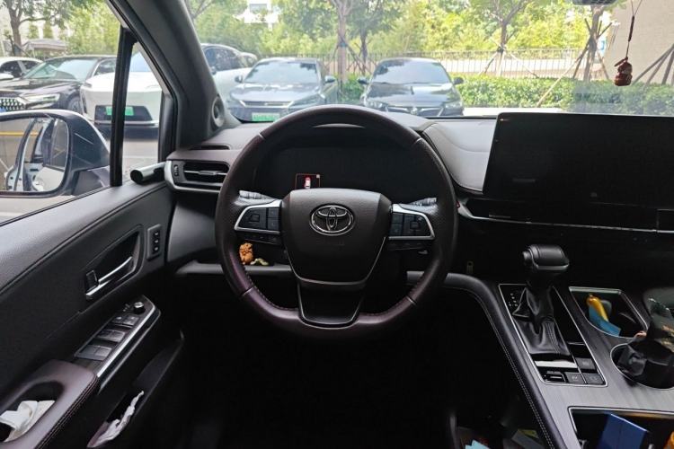 Used Toyota SIENNA 2021 2.5L Hybrid Platinum Edition Steering Wheel