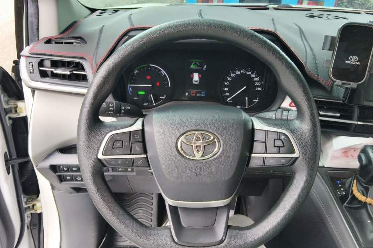 Used Toyota SIENNA 2021 2.5L Hybrid Comfort Edition Steering Wheel