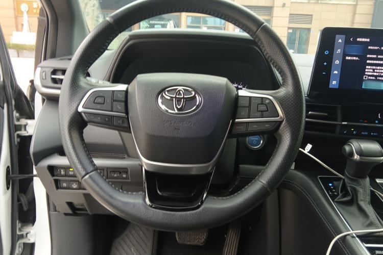 Used Toyota SIENNA 2021 2.5L Hybrid Premium Edition Steering Wheel