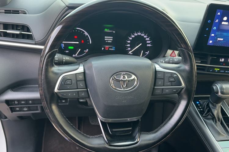 Used Toyota SIENNA 2021 2.5L Hybrid Premium Edition Steering Wheel