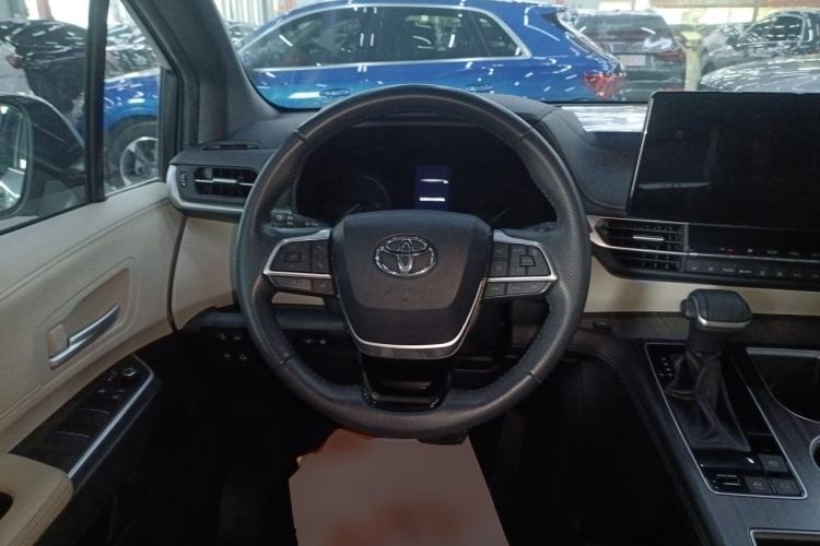 Used Toyota SIENNA 2021 2.5L Hybrid Premium Edition Steering Wheel