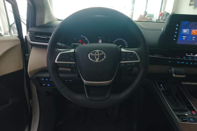 Used Toyota SIENNA 2021 2.5L Hybrid Luxury Edition Steering Wheel
