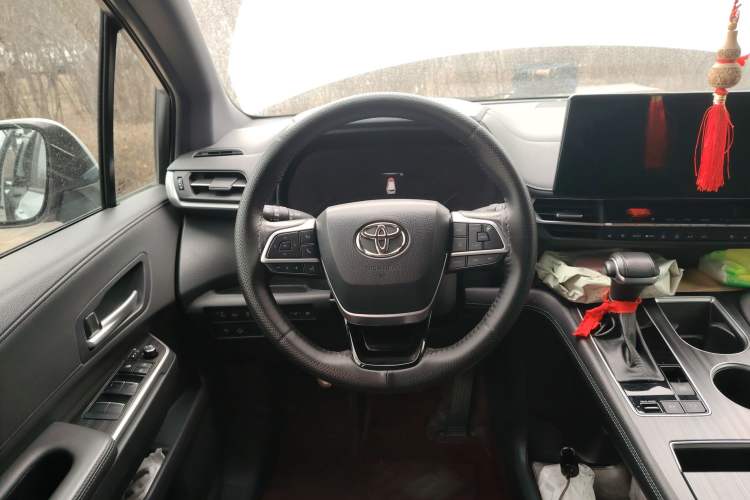 Used Toyota SIENNA 2021 2.5L Hybrid Premium Edition Steering Wheel