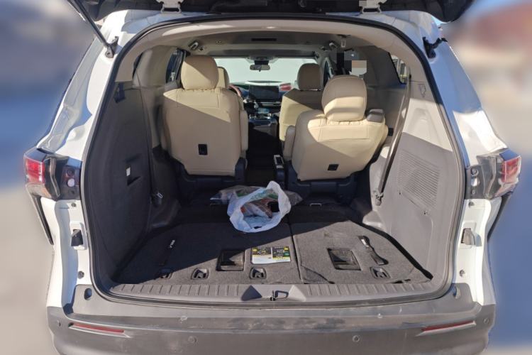 Used Toyota SIENNA 2021 2.5L Hybrid Comfort Edition Trunk