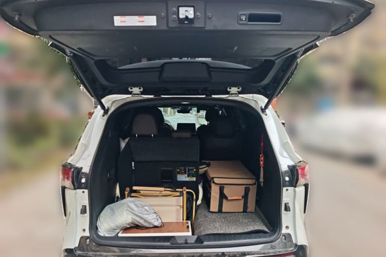 Used Toyota SIENNA 2021 2.5L Hybrid Platinum Edition Trunk