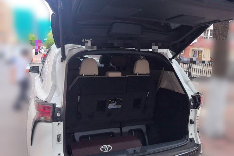 Used Toyota SIENNA 2021 2.5L Hybrid Premium Edition Trunk