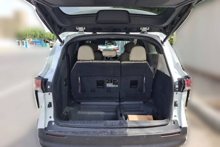 Used Toyota SIENNA 2021 2.5L Hybrid Premium Edition Trunk