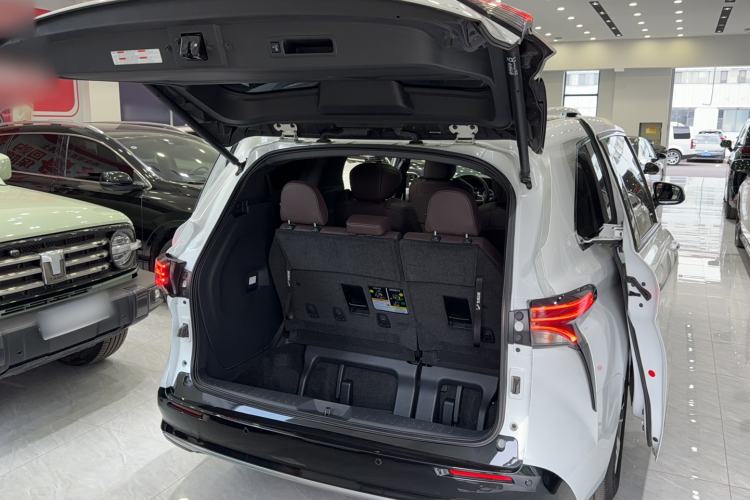 Used Toyota SIENNA 2021 2.5L Hybrid Platinum Edition Trunk