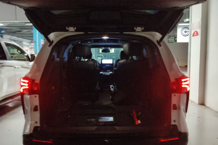 Used Toyota SIENNA 2021 2.5L Hybrid Premium Edition Trunk