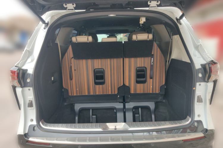 Used Toyota SIENNA 2021 2.5L Hybrid Premium Edition Trunk