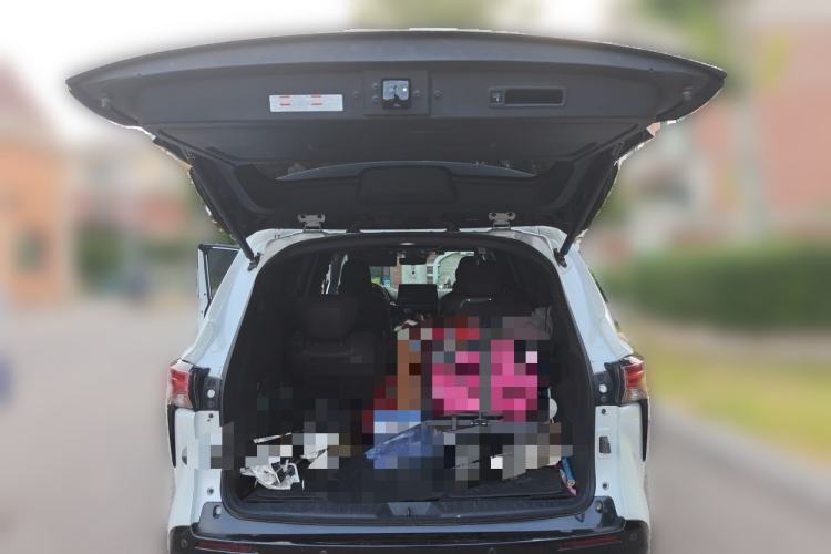 Used Toyota SIENNA 2021 2.5L Hybrid Platinum Edition Trunk