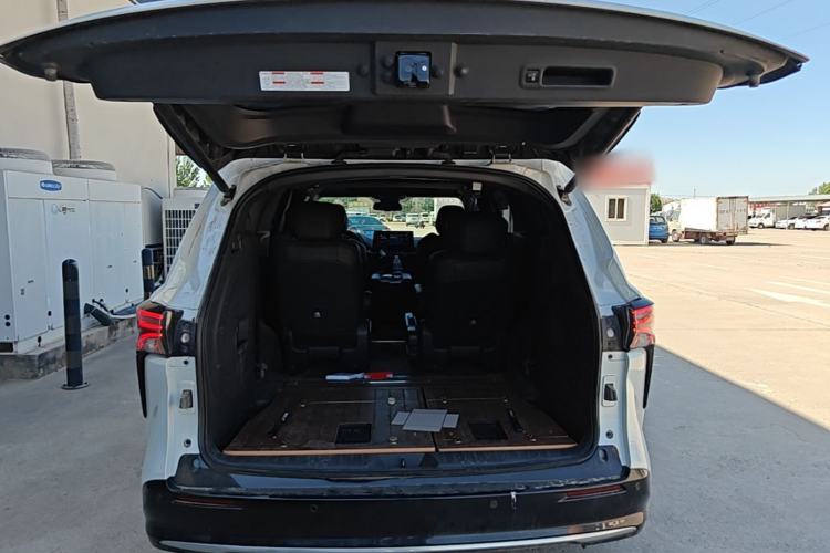 Used Toyota SIENNA 2021 2.5L Hybrid Premium Edition Trunk
