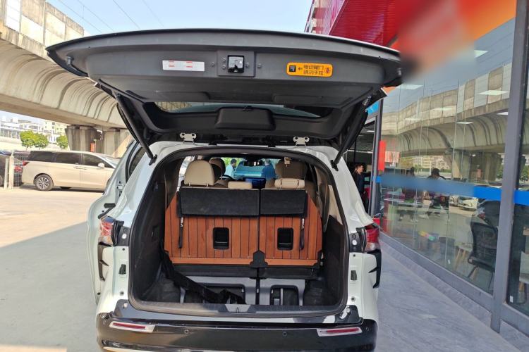 Used Toyota SIENNA 2021 2.5L Hybrid Premium Edition Trunk