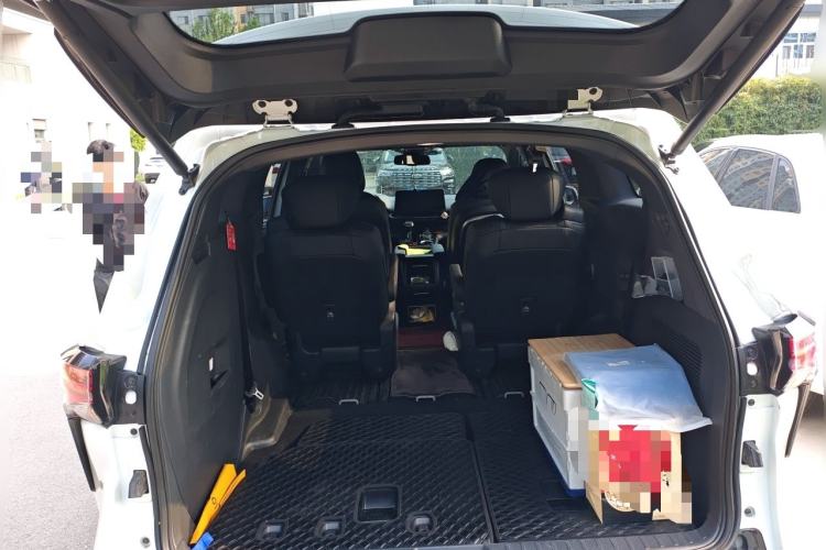 Used Toyota SIENNA 2021 2.5L Hybrid Premium Edition Trunk