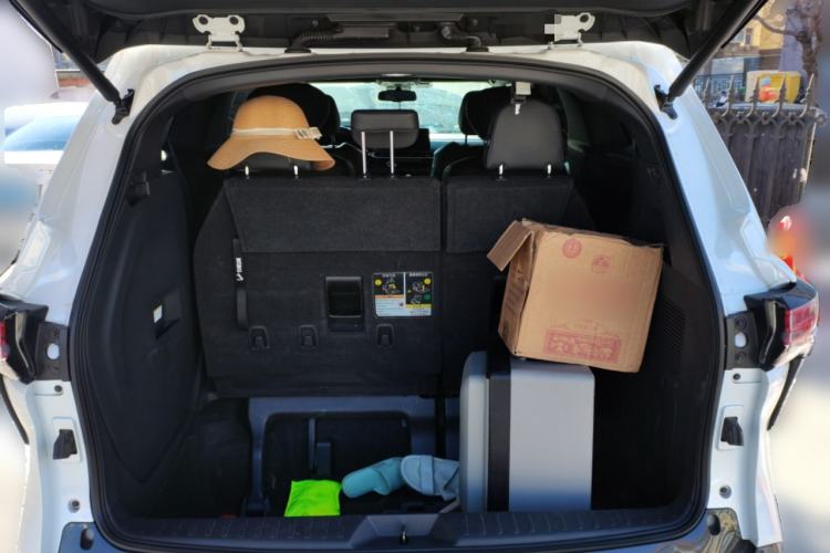 Used Toyota SIENNA 2021 2.5L Hybrid Premium Edition Trunk