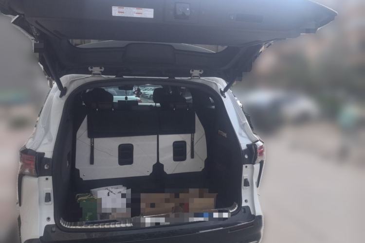 Used Toyota SIENNA 2021 2.5L Hybrid Platinum Edition Trunk