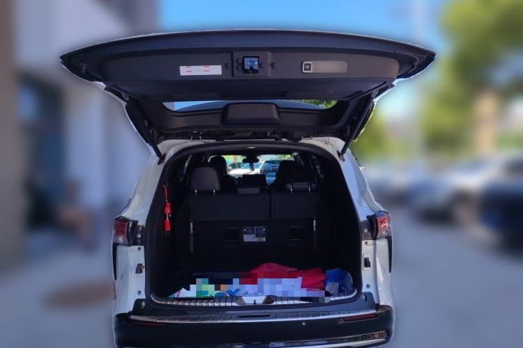 Used Toyota SIENNA 2021 2.5L Hybrid Premium Edition Trunk
