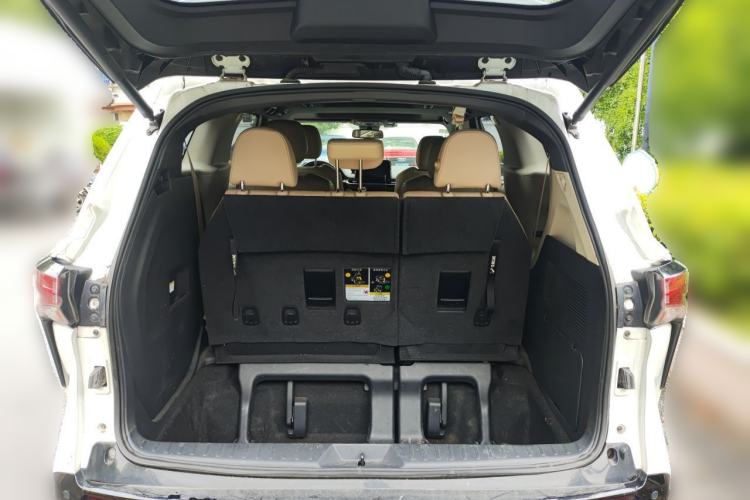 Used Toyota SIENNA 2021 2.5L Hybrid Luxury Edition Trunk