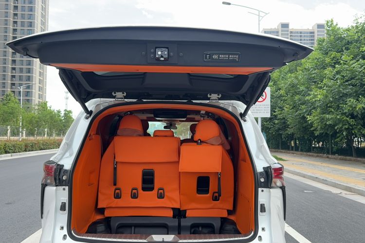 Used Toyota SIENNA 2021 2.5L Hybrid Comfort Edition Trunk