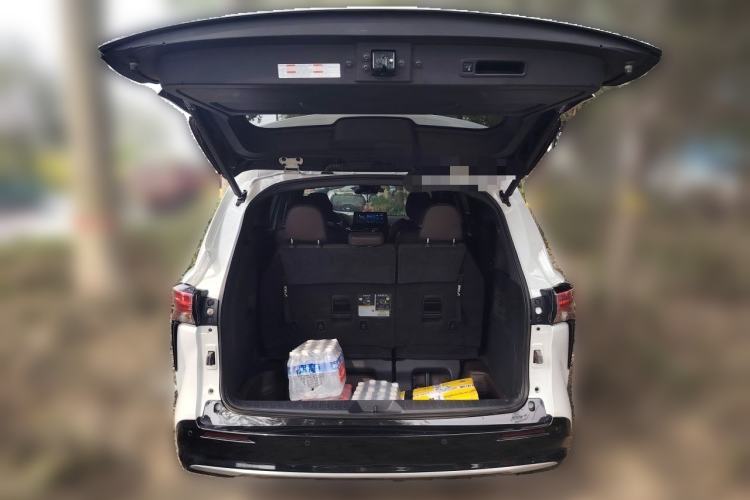 Used Toyota SIENNA 2021 2.5L Hybrid Platinum Edition Trunk