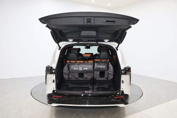 Used Toyota SIENNA 2021 2.5L Hybrid Comfort Edition Trunk