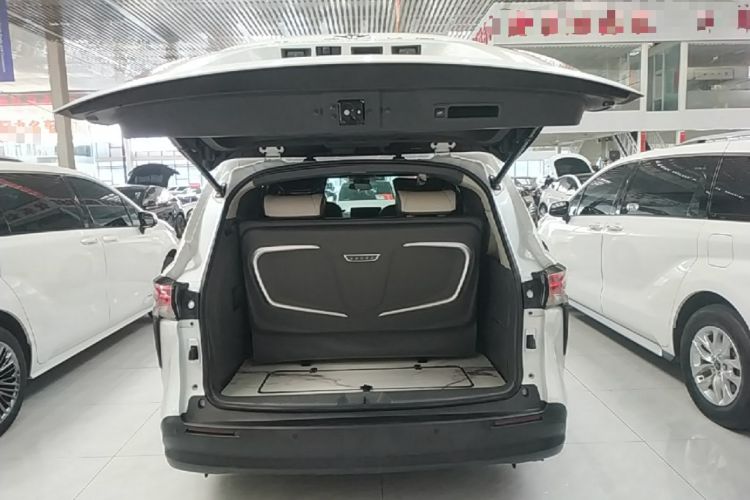 Used Toyota SIENNA 2021 2.5L Hybrid Comfort Edition Trunk