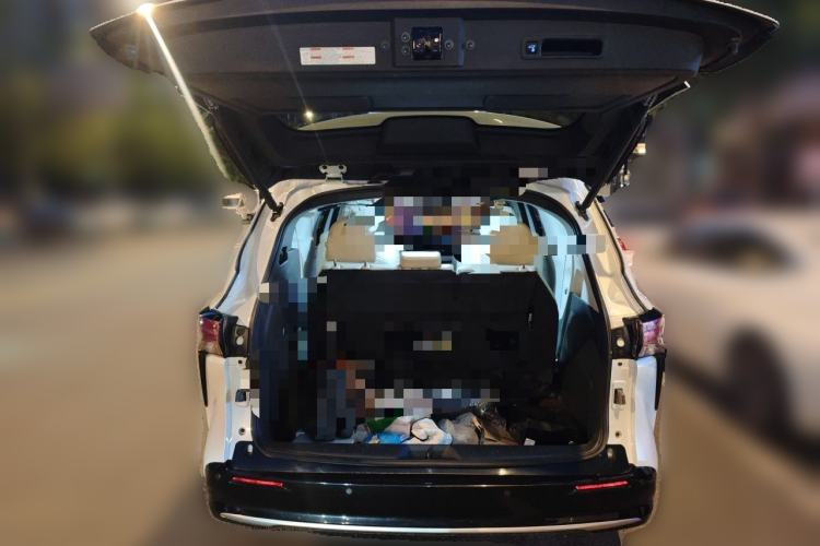 Used Toyota SIENNA 2021 2.5L Hybrid Luxury Edition Trunk