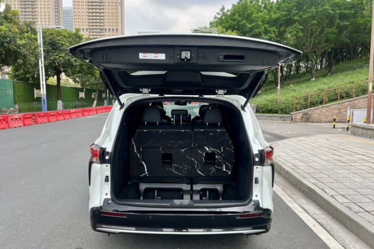 Used Toyota SIENNA 2021 2.5L Hybrid Ultimate Edition Trunk