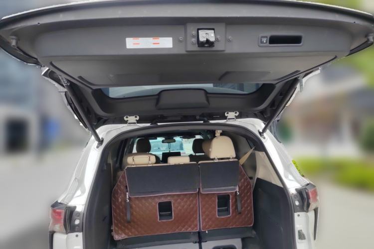 Used Toyota SIENNA 2021 2.5L Hybrid Luxury Edition Trunk