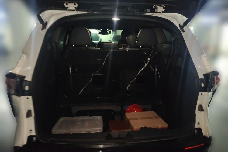 Used Toyota SIENNA 2021 2.5L Hybrid Premium Edition Trunk