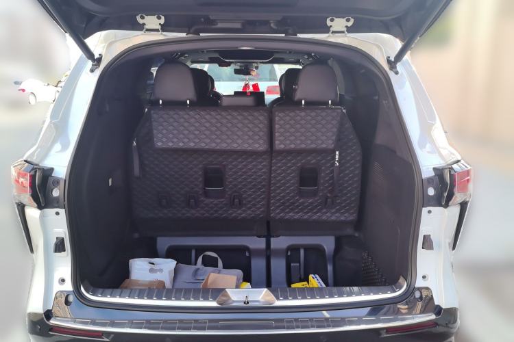 Used Toyota SIENNA 2021 2.5L Hybrid Platinum Edition Trunk