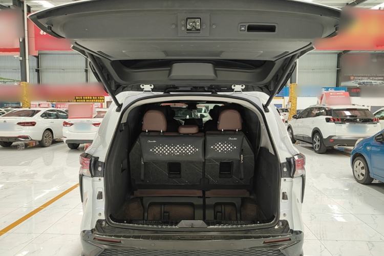 Used Toyota SIENNA 2021 2.5L Hybrid Premium Edition Trunk