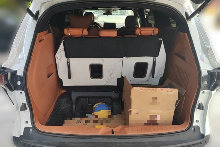 Used Toyota SIENNA 2021 2.5L Hybrid Comfort Edition Trunk