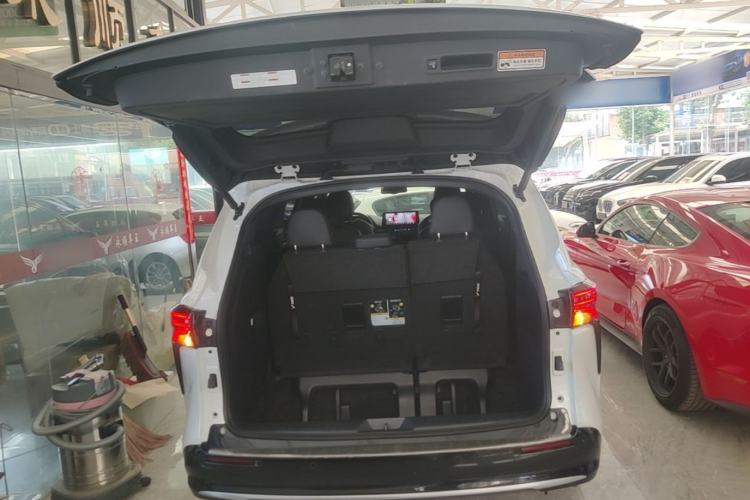 Used Toyota SIENNA 2021 2.5L Hybrid Premium Edition Trunk