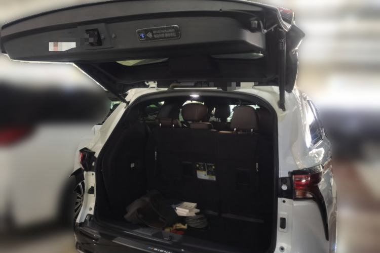 Used Toyota SIENNA 2021 2.5L Hybrid Platinum Edition Trunk