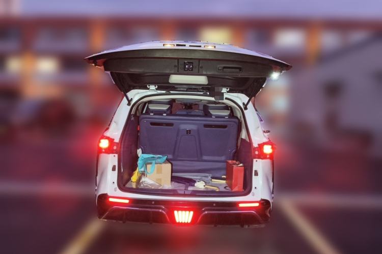 Used Toyota SIENNA 2021 2.5L Hybrid Comfort Edition Trunk