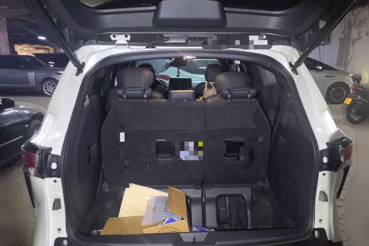 Used Toyota SIENNA 2021 2.5L Hybrid Premium Edition Trunk