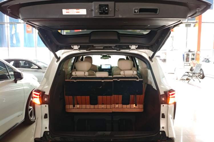 Used Toyota SIENNA 2021 2.5L Hybrid Ultimate Edition Trunk