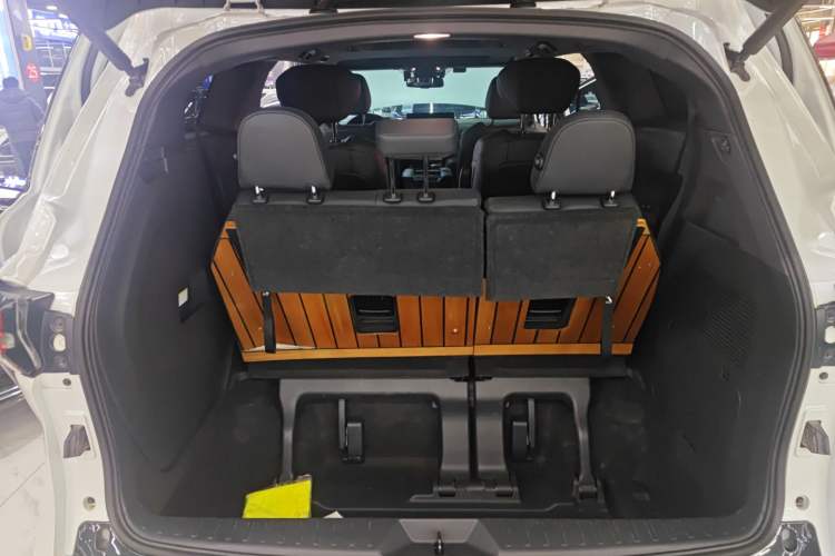 Used Toyota SIENNA 2021 2.5L Hybrid Ultimate Edition Trunk